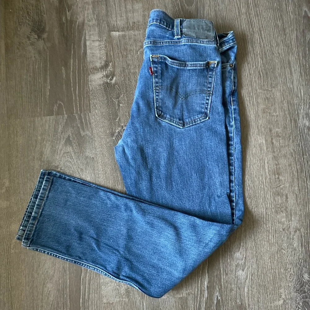 Levi’s 511 Slim, 38x32, medium dark wash